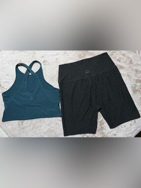 Beyond Yoga Spacedye Dusty Teal Racerback Cropped Tank XL & Gray Bike Shorts XXL